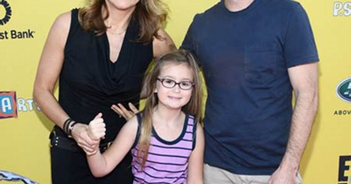 Megyn Price Biography, Age, Husband, Daughter, and Net Worth.