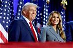 Melania Trump Seen in 1St Photos Since Coronavirus as She Holds Hands with Donald
