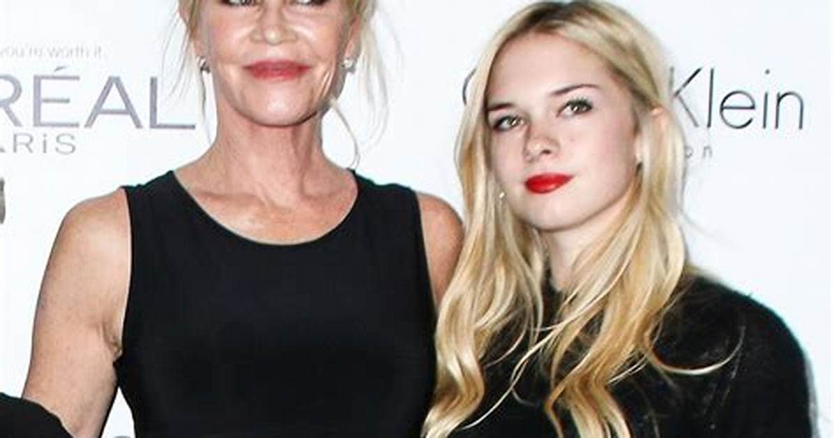 Melanie Griffith, Antonio Banderas’ Daughter Stella Rocks Black Bikini – Hollywood Life