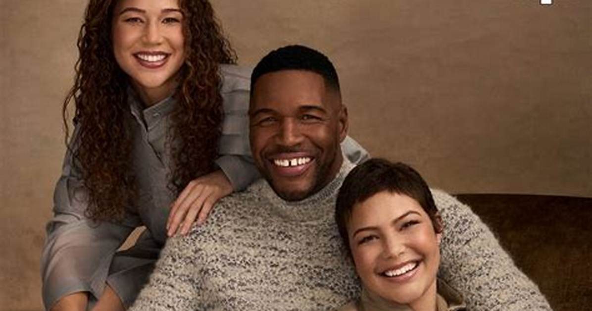 Michael Strahan & Twin Daughters, 14, Goof off on Kids’ Choice Sports Awards Red Carpet