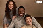 Michael Strahan & Twin Daughters, 14, Goof off on Kids’ Choice Sports Awards Red Carpet