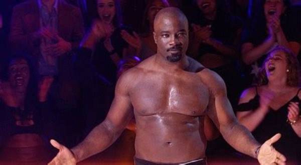 Mike Colter Rips Shirt off in Ne-Yo Face-off – Hollywood Life