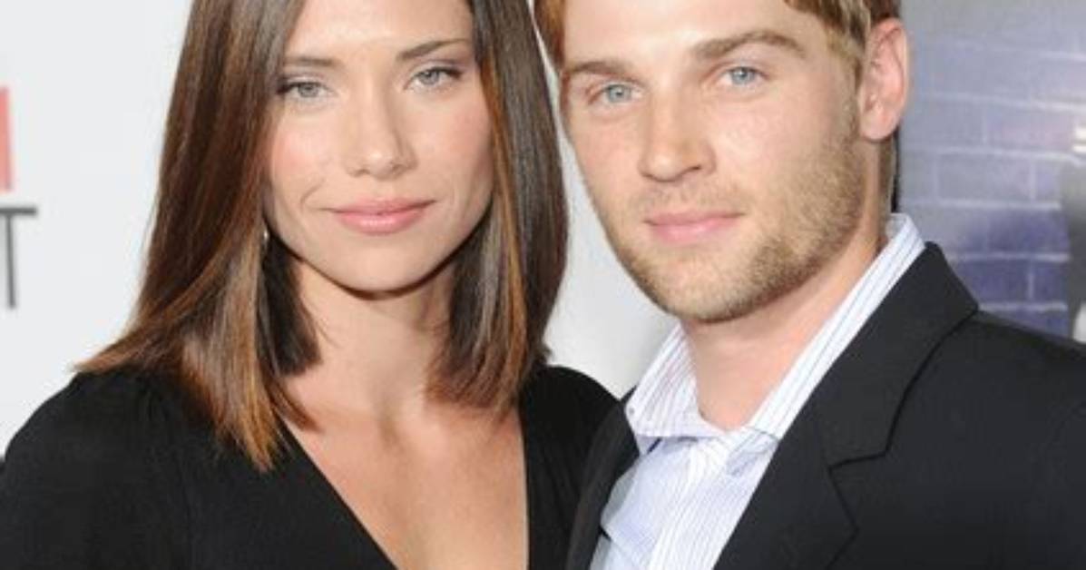Mike Vogel: Wife, Net Worth, Tattoos, Smoking & Body Facts