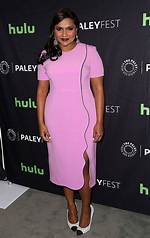 Mindy Kaling Dresses as ‘Legally Blonde’s Elle Woods as She Declares Her a ‘Comedy Legend’