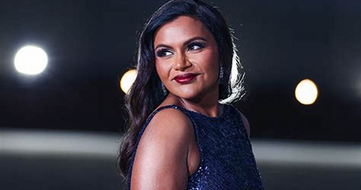 Mindy Kaling’s Blue & Silver Dress for Diwali: Photos – Hollywood Life