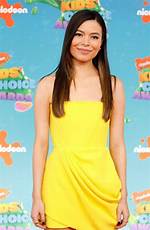 Miranda Cosgrove: Comedy Star Reveals Why She Took on New Sci-Fi Film ‘3022’ Alongside Kate Walsh