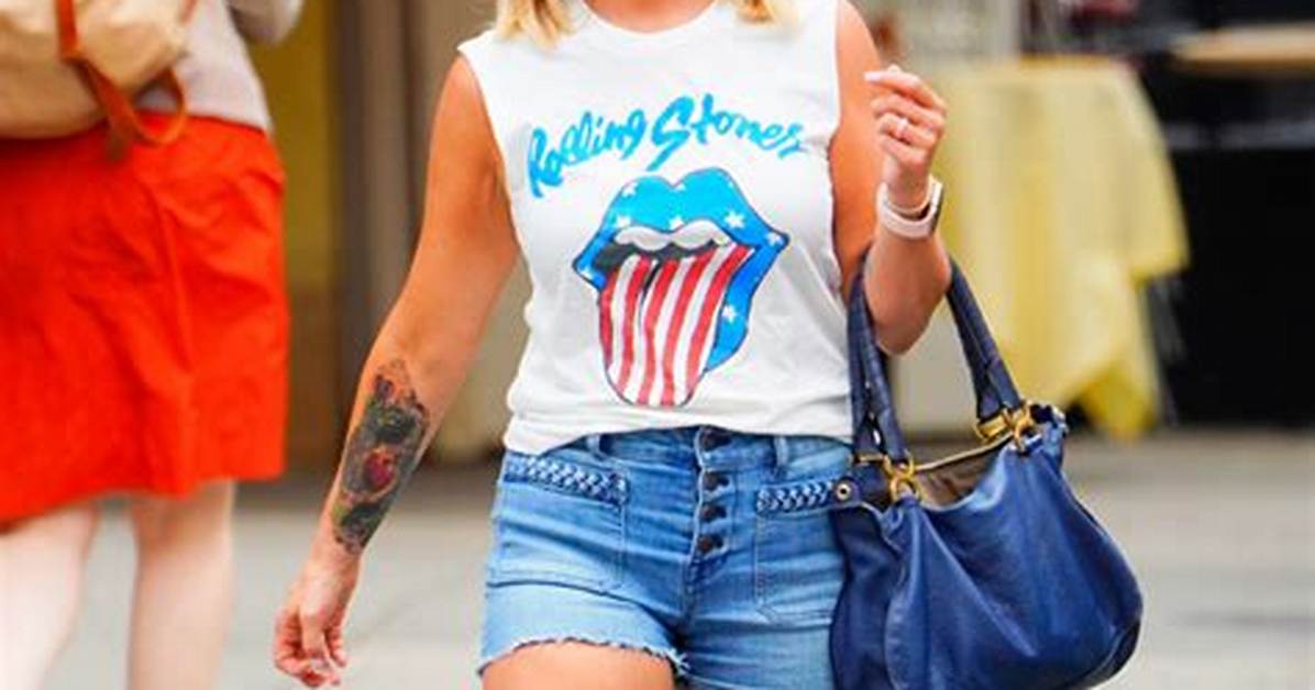 Miranda Lambert Rocks Ripped Daisy Dukes While Cowboy Hat Shopping – Hollywood Life