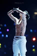 Monsta X’s Wonho Rips Shirt Open During Mama Awards Performance & Fans Freak — Watch