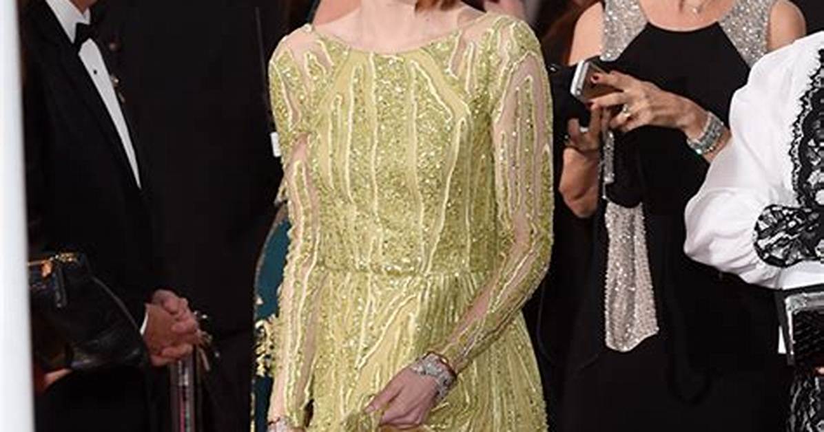 Most Embarrassing Wardrobe Malfunctions at the Oscars — Pics