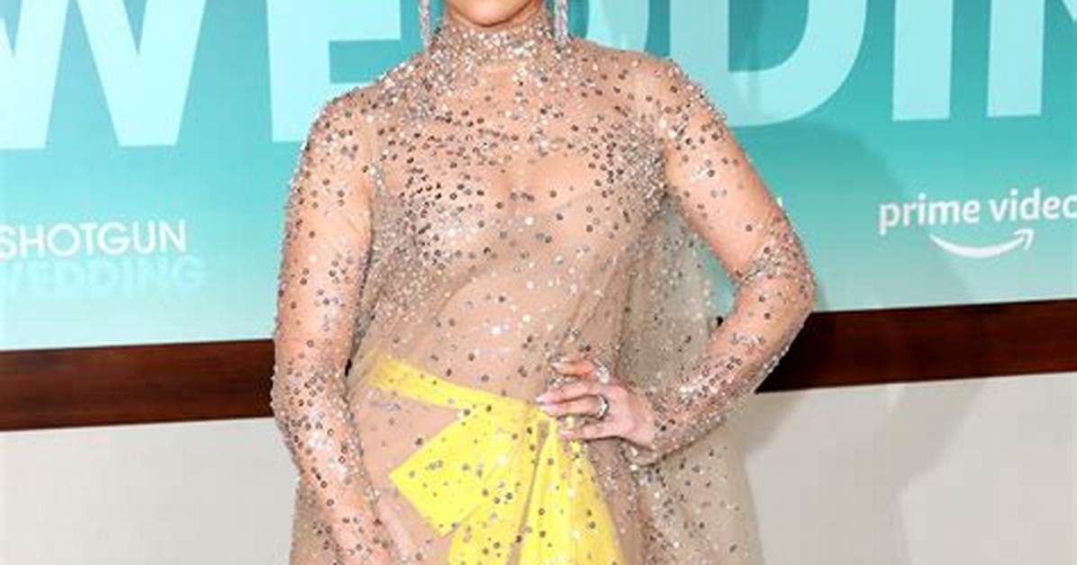 Nearly Naked Red Carpet Looks — Photos