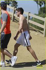 Niall Horan’s Shirtless Workout: Photos – Hollywood Life