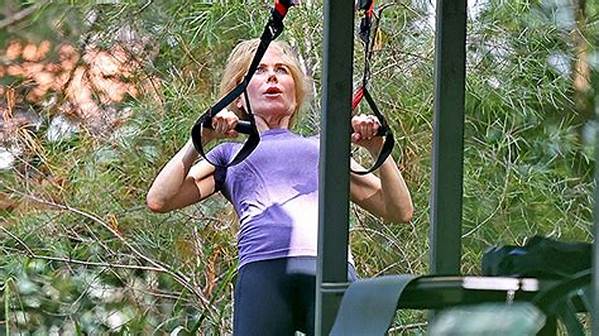 Nicole Kidman Goes Makeup Free for Intense Workout: Photos – Hollywood Life