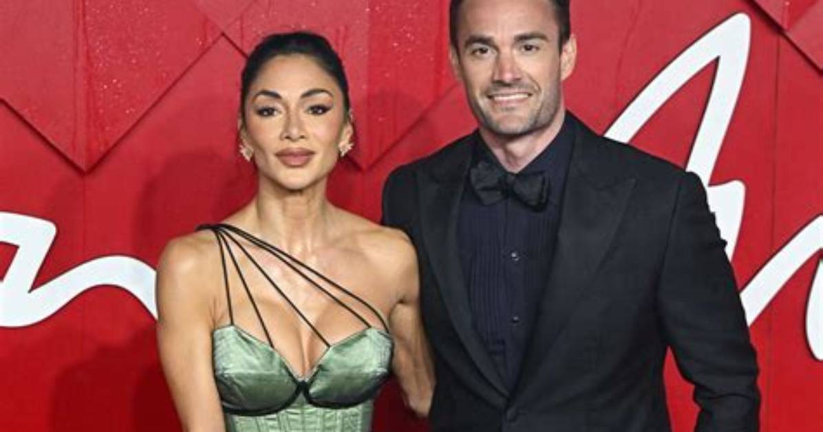 Nicole Scherzinger Lets Hunky Boyfriend Thom Evans Grind on Her in Sexy Beach Bikini Video