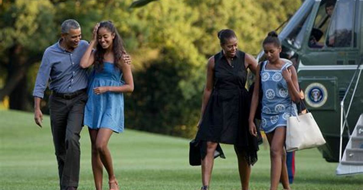 Obama Family Vacation Pics — Barack, Michelle, Malia & Sasha in Indonesia