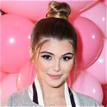 Olivia Jade Hints She’s Coming Back to Youtube in 2021 After Mom Lori Loughlin’s Prison Release