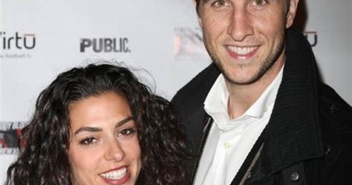 Pablo Schreiber: Wife, Net Worth, Tattoos, Smoking & Body Facts