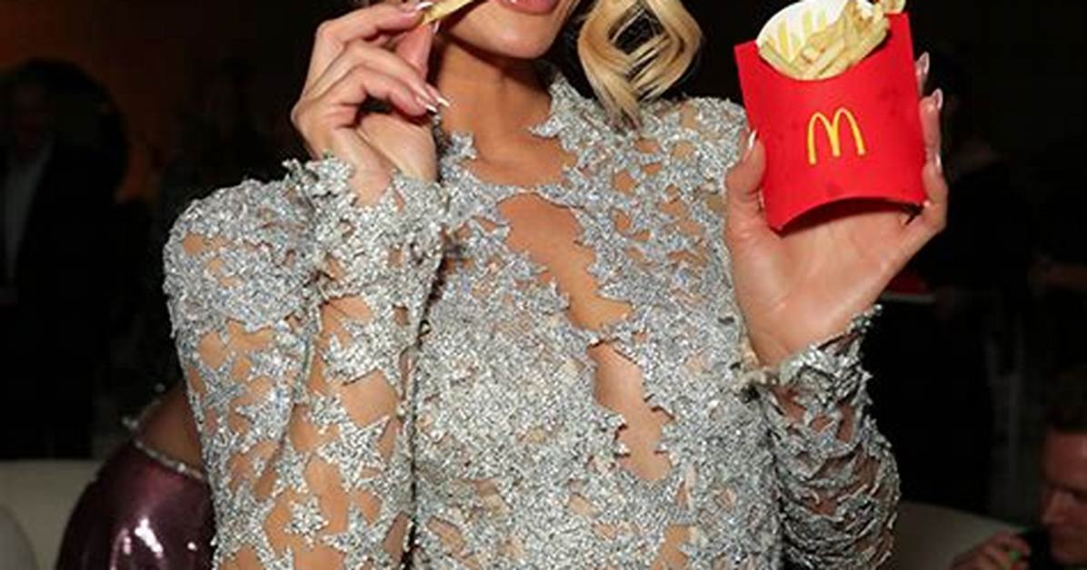 Paris Hilton Rocks Silver Star Dress for Second Wedding Reception – Hollywood Life