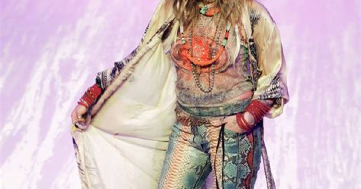 Paris Jackson’s Snakeskin Outfit in Jean Paul Gaultier’s Final Pfw Show – Hollywood Life