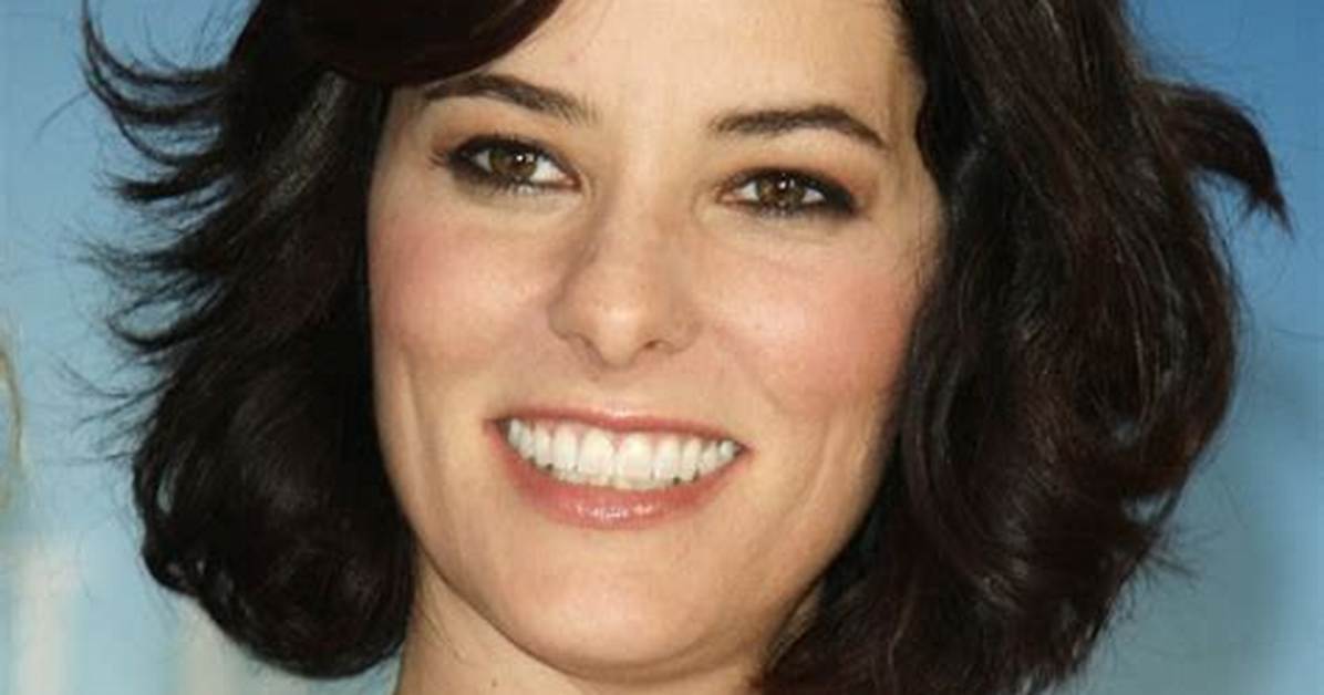 Parker Posey: Dating, Net Worth, Tattoos, Smoking & Body Measurements