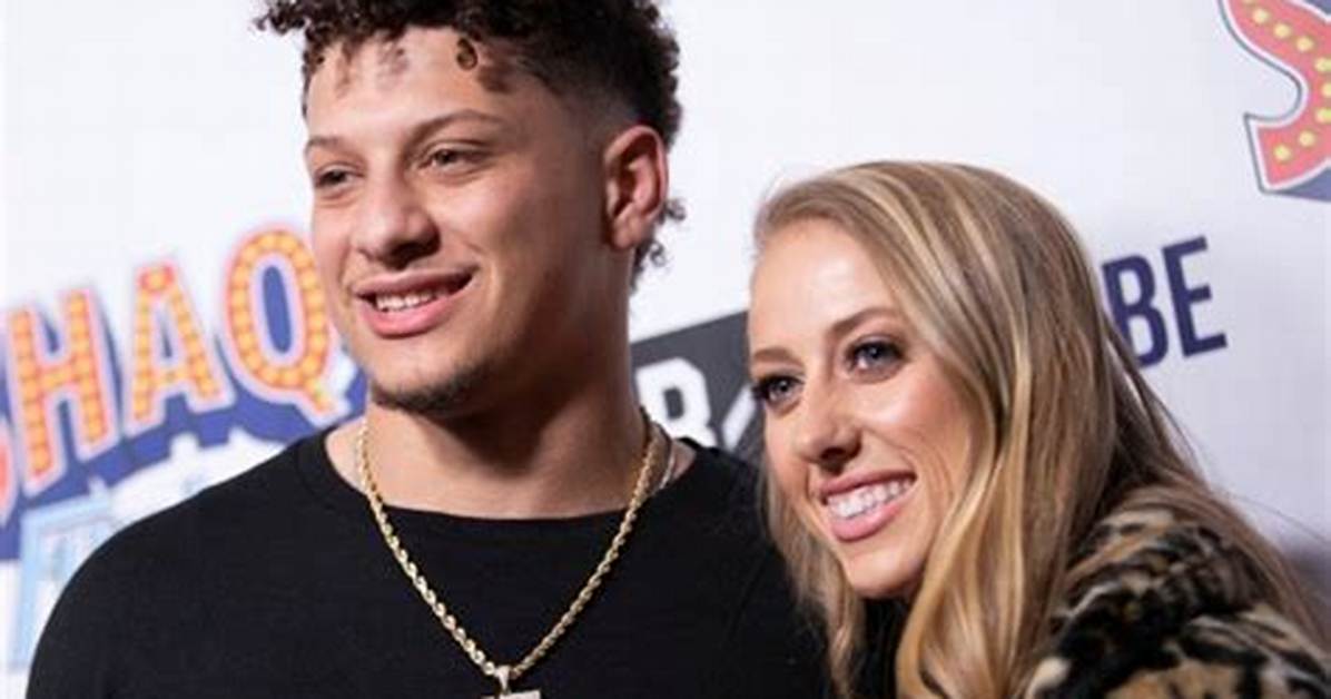 Patrick Mahomes’ Fiancee Brittany Matthews Shares New Baby Bump Photos – Hollywood Life
