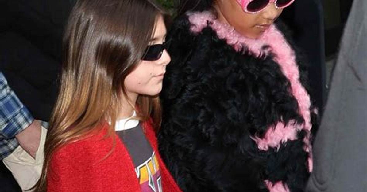 Penelope Disick, 9, Looks So Grown up as She Gets Glam with a Face Mask in New Tiktok