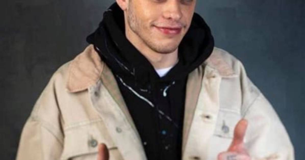 Pete Davidson Smiles & Gives a Thumbs up in New Photo After Kim Kardashian Split