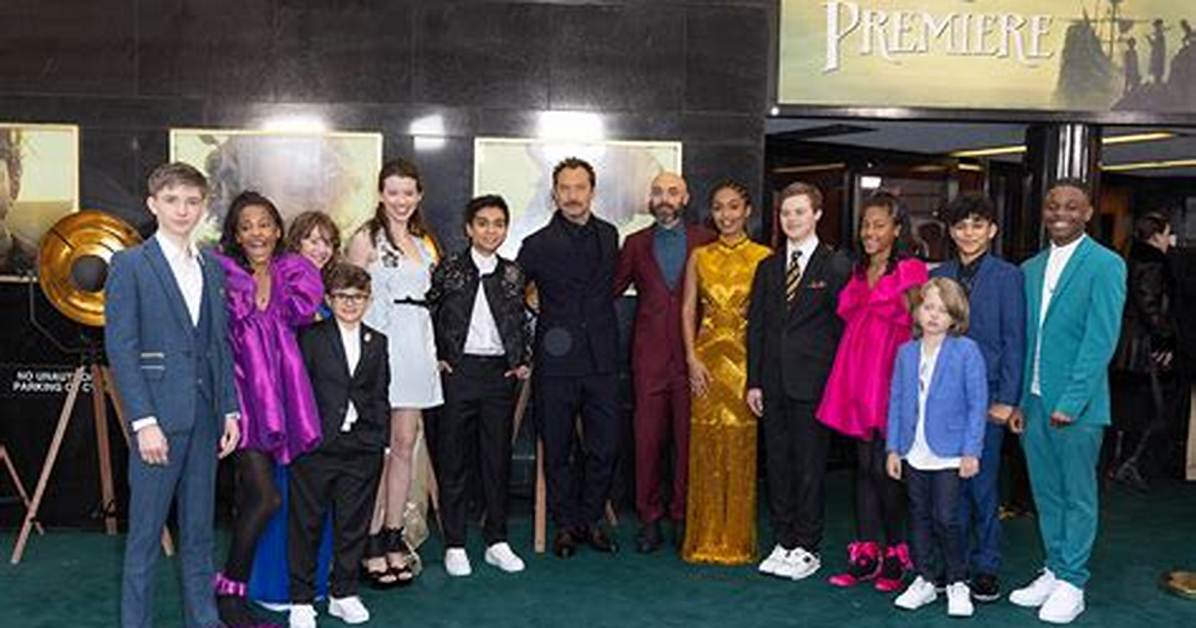 ‘Peter Pan & Wendy’ Premiere: Photos – Hollywood Life