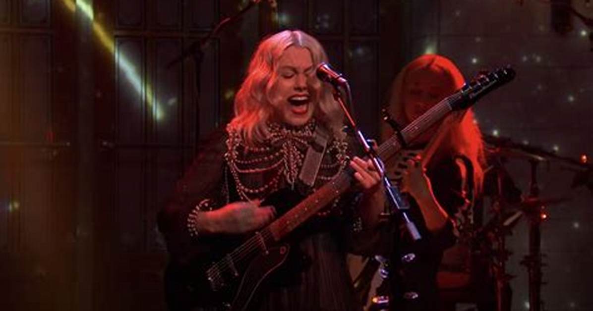 Phoebe Bridgers Smashes Guitar During ‘Snl’ Performance: Watch – Hollywood Life