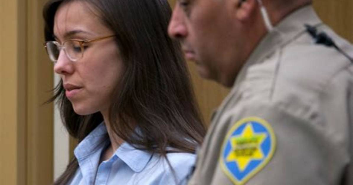 [Photos] Jodi Arias Pics — on Trial for Brutally Killing Boyfriend – Hollywood Life