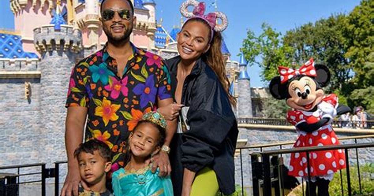 Photos of Her Family – Hollywood Life