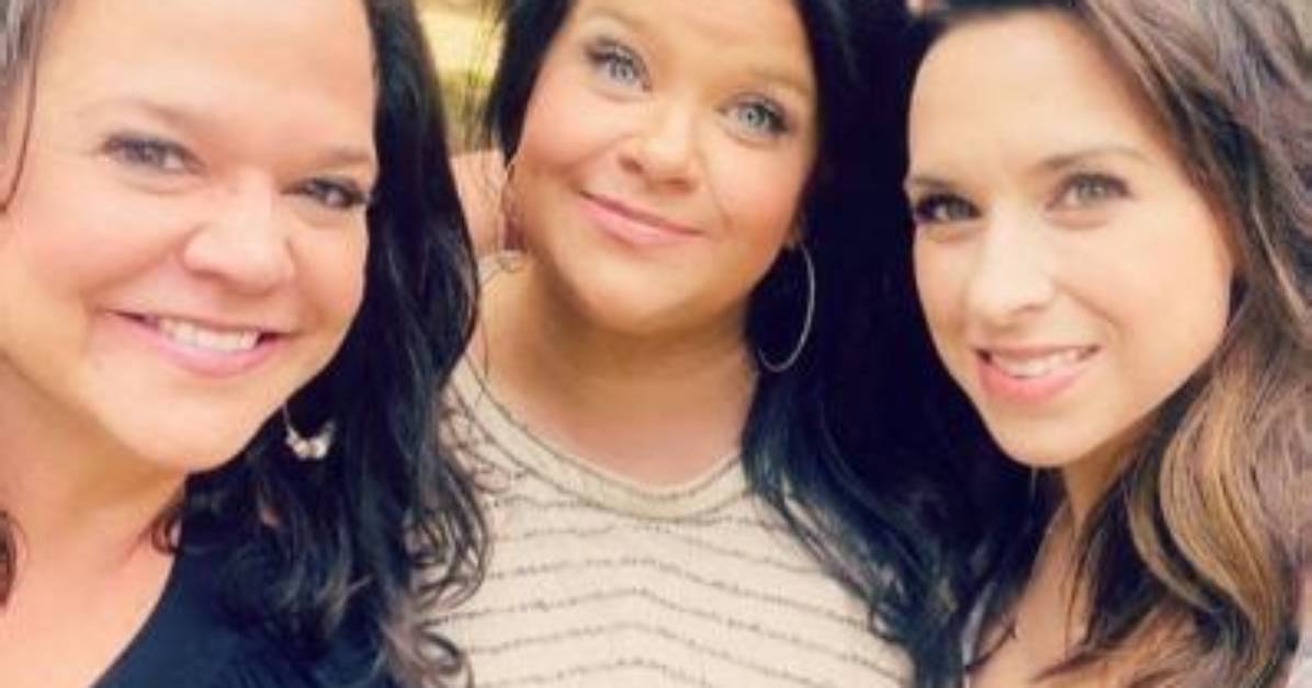 Photos: Who Is Chrissy Chabert? Lacey Chabert Sister Age and Instagram
