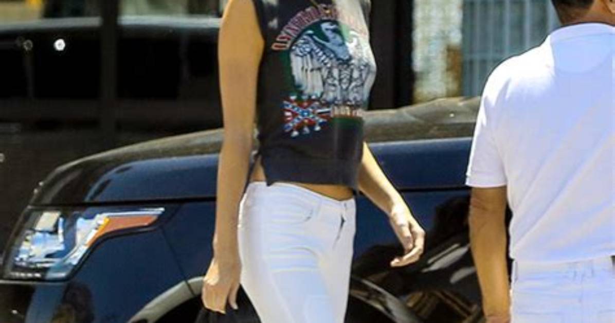 [Pic] Kendall Jenner Wearing Racist Top — Wearing Confederate Flag Shirt – Hollywood Life