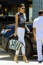 [Pic] Kendall Jenner Wearing Racist Top — Wearing Confederate Flag Shirt – Hollywood Life