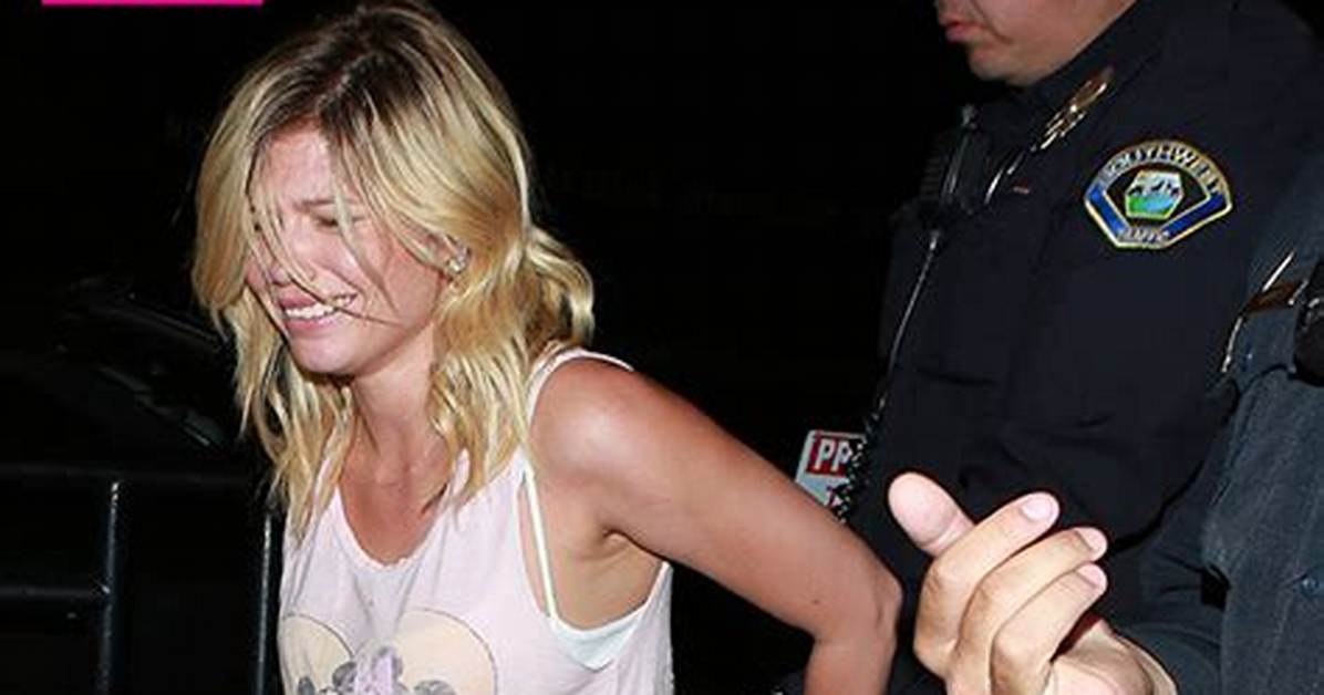 [Pics] Chanel West Coast Arrested for Fight at Nightclub — It’s a Girlfight – Hollywood Life