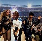[Pics] Chris Martin Super Bowl Memes from Halftime Show — Hilarious Tweets – Hollywood Life