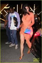 [Pics] Kylie Jenner & Travis Scott Hold Hands at Coachella — See Their Pda – Hollywood Life