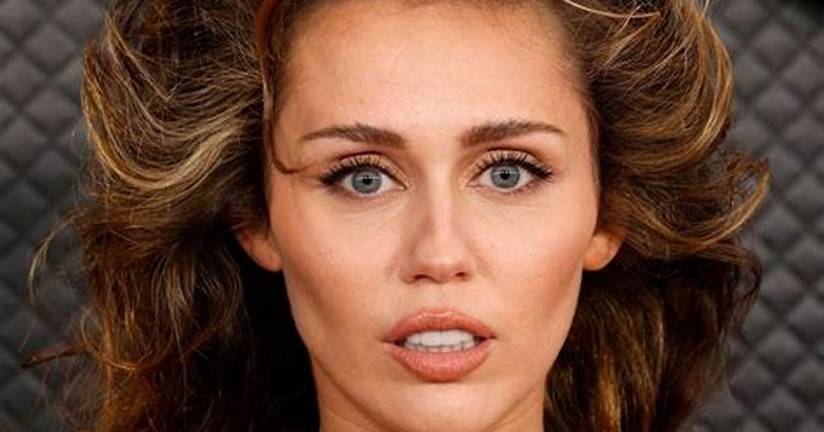[Pics] Miley Cyrus Sexy Pic — Living up to Maxim Hot 100 Title – Hollywood Life