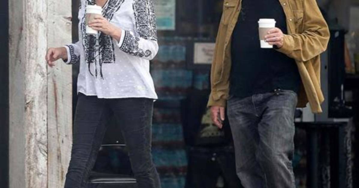 [Pics] Neil Young & Daryl Hannah Dating After Split from Wife of 36 Year's – Hollywood Life