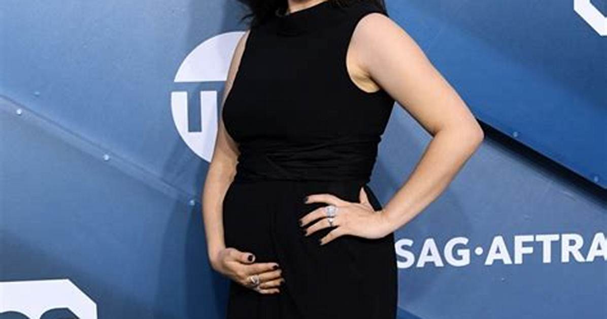 Pics of Their Baby Bumps – Hollywood Life