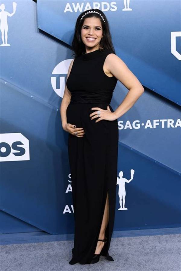 Pics of Their Baby Bumps – Hollywood Life