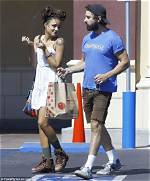 [Pics] Sasha Lane & Shia Labeouf Dating? See Pda Pics of Co-Stars Holding Hands – Hollywood Life
