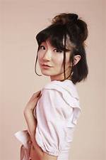 Poppy Liu I: Age, Birthday, Height, Net Worth, Wiki, Biography, Sister, Lucy Liu, Parents, Dating, Queer