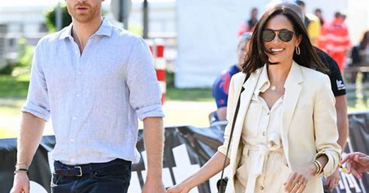 Prince Harry & Meghan Markle Join Royal Family to Greet Queen Elizabeth’s Coffin at Palace