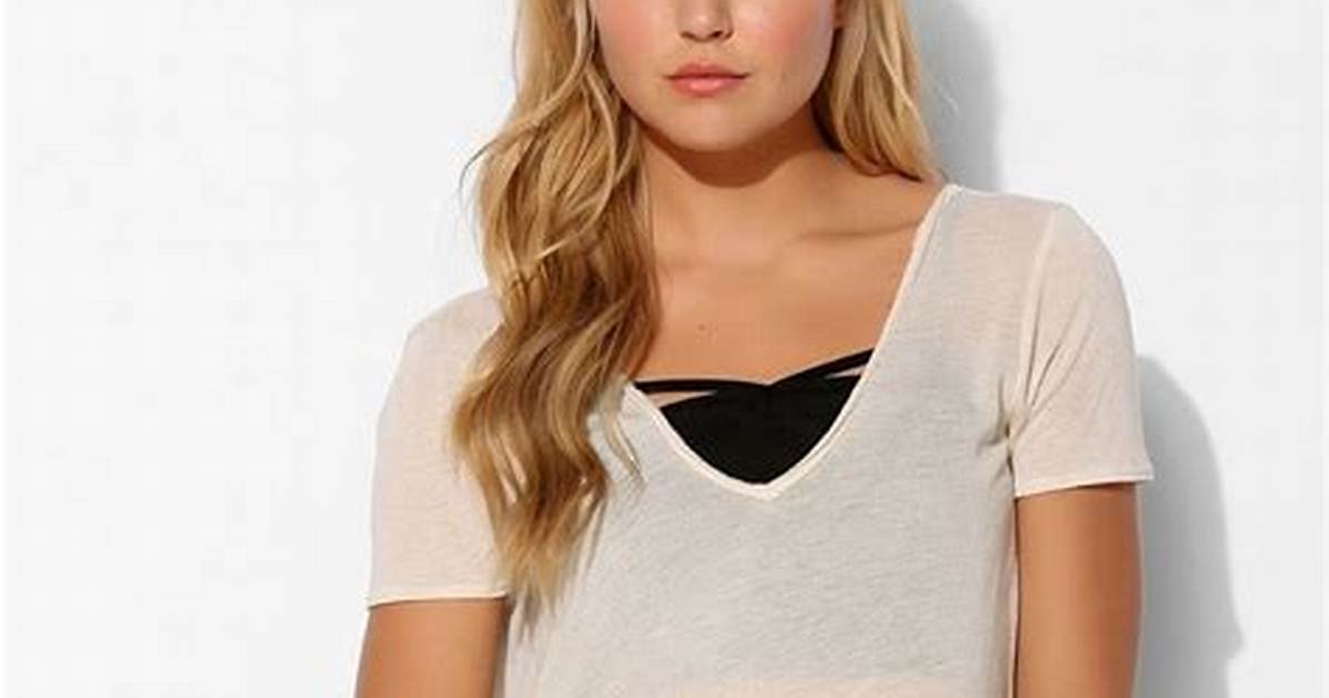 Rachel Hilbert Pics — Photos of the Bikini-Clad Victoria’s Secret Model