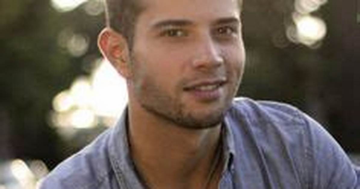 Rafael De La Fuente: Dating, Net Worth, Tattoos, Smoking & Body Facts