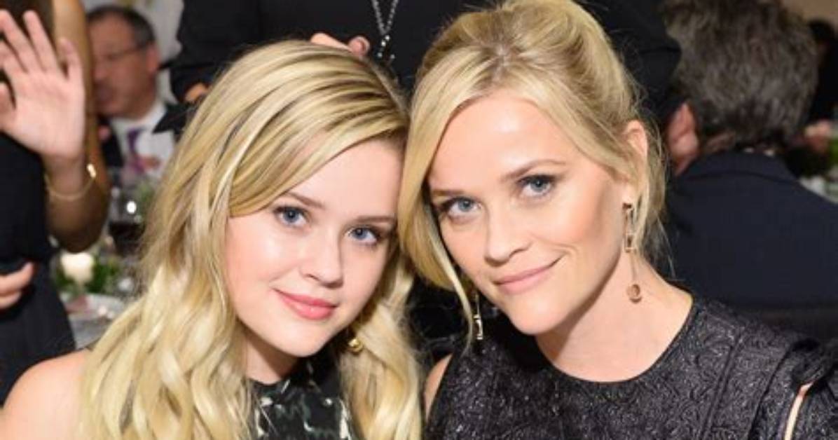 Reese Witherspoon & Her Daughter Use This Face Oil to Skin Stay Glowy – Hollywood Life