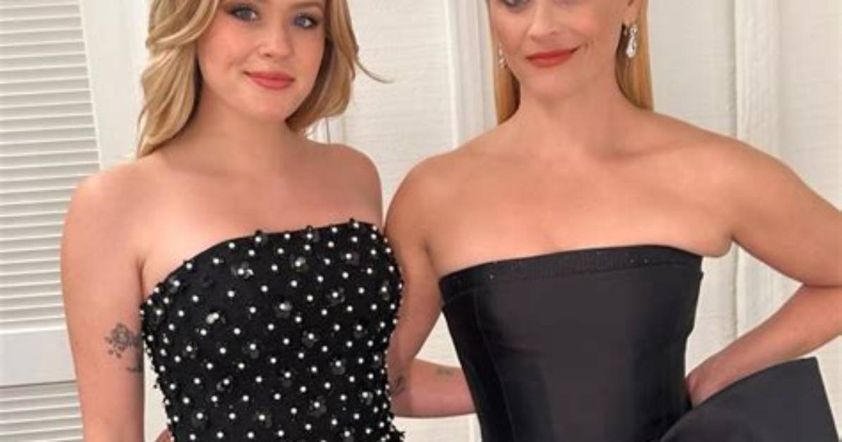 Reese Witherspoon & Look-Alike Daughter Ava Rock Mini Dresses at ‘Sing 2’ Premiere