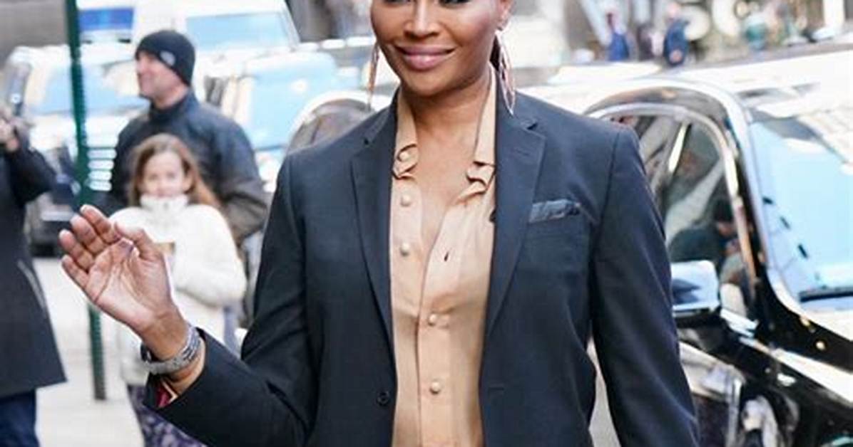 ‘Rhoa’s Cynthia Bailey Dances in Blue Mini Dress & Shows Weight Loss – Hollywood Life