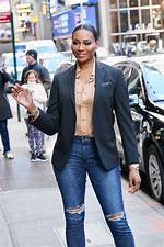 ‘Rhoa’s Cynthia Bailey Dances in Blue Mini Dress & Shows Weight Loss – Hollywood Life