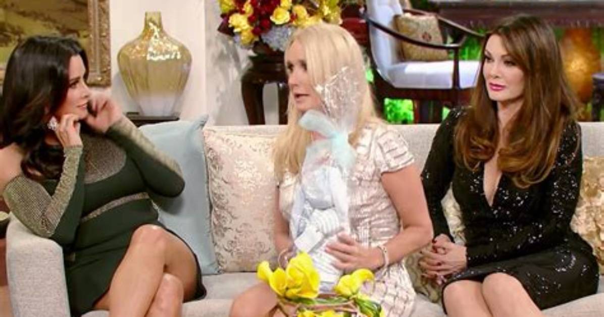 ‘Rhobh’: Lisa Rinna & Kim Richards Have Awkward Run-in 2 Year's After Stuffed Bunny Feud